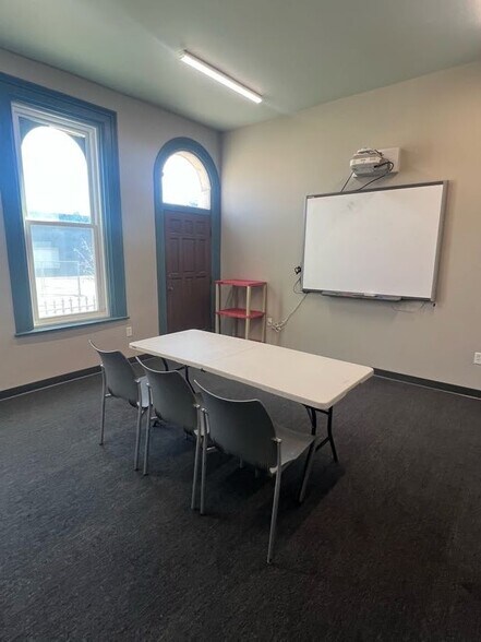 More Photos Of 605 Burns St, Cincinnati Office For Lease