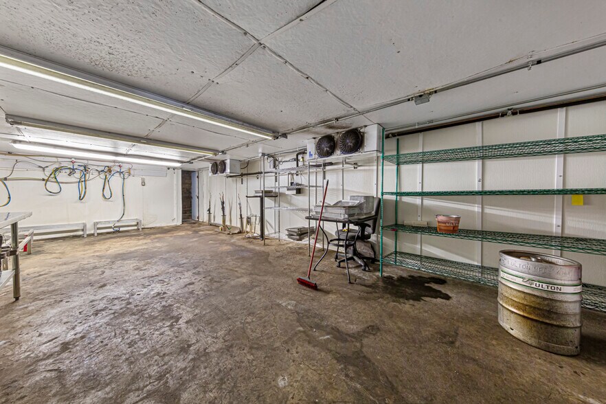 More Photos Of 517 2nd St, Hudson Storefront Retail Office For Sale