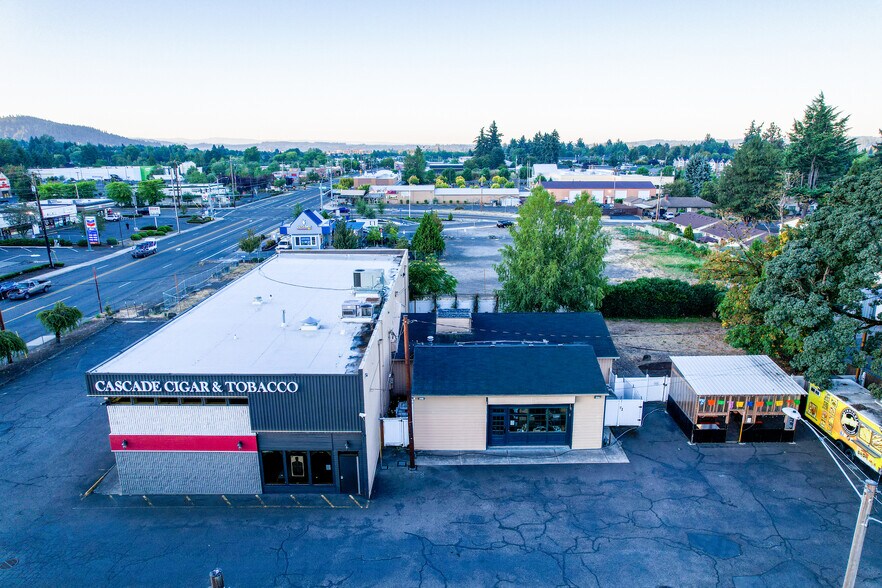 More Photos Of 9691 SE 82nd Ave, Happy Valley General Retail For Sale