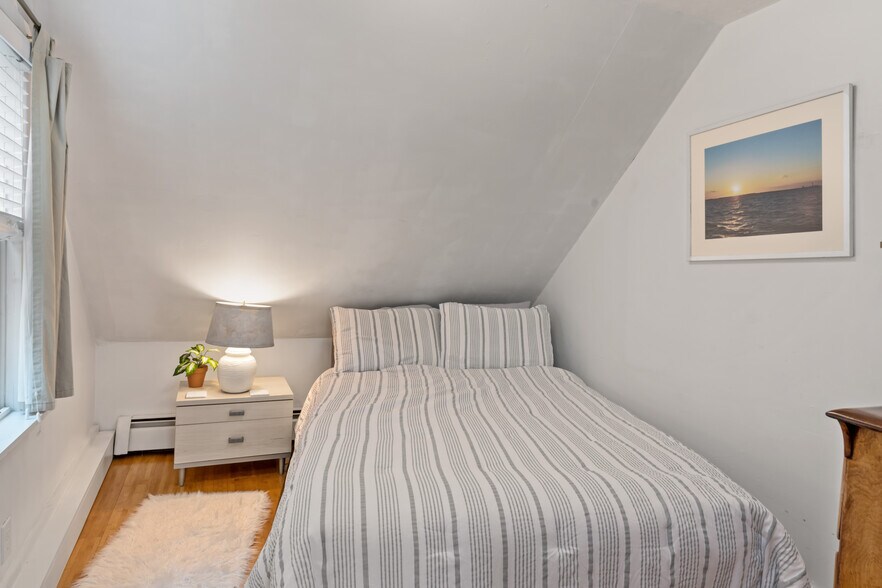 More Photos Of 294 Commercial St, Provincetown Storefront Retail Residential For Sale