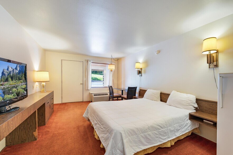 More Photos Of 485 S 100 W, Milford Hotel For Sale