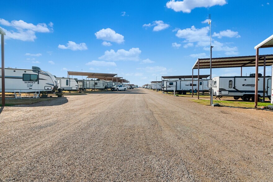 More Photos Of 351 My Ln, Millsap Trailer Camper Park For Sale