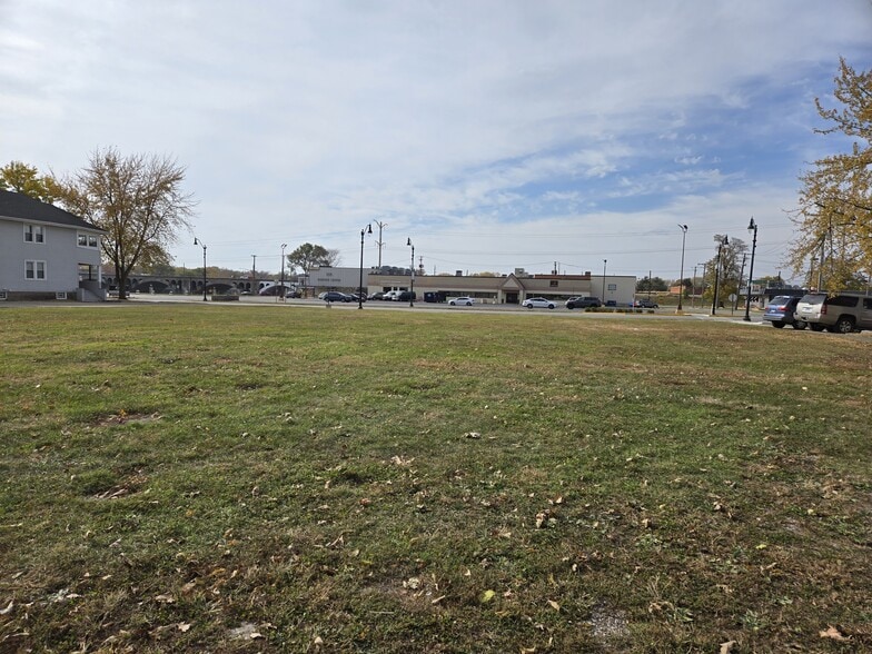 More Photos Of 504 Schuyler Ave, Kankakee Land For Sale