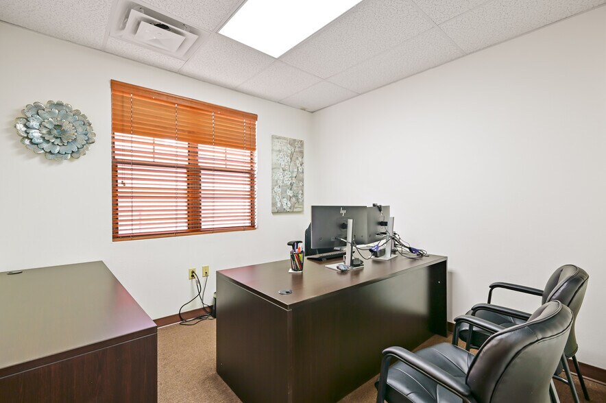 More Photos Of 3600 Rodeo Ln, Santa Fe Medical For Sale