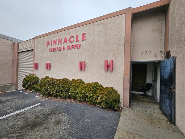 More Photos Of 777 Stanford Ave, Los Angeles Warehouse For Lease