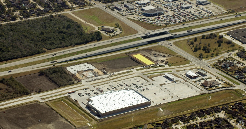 More Photos Of 3609 Business Center Dr, Pearland General Retail For Sale