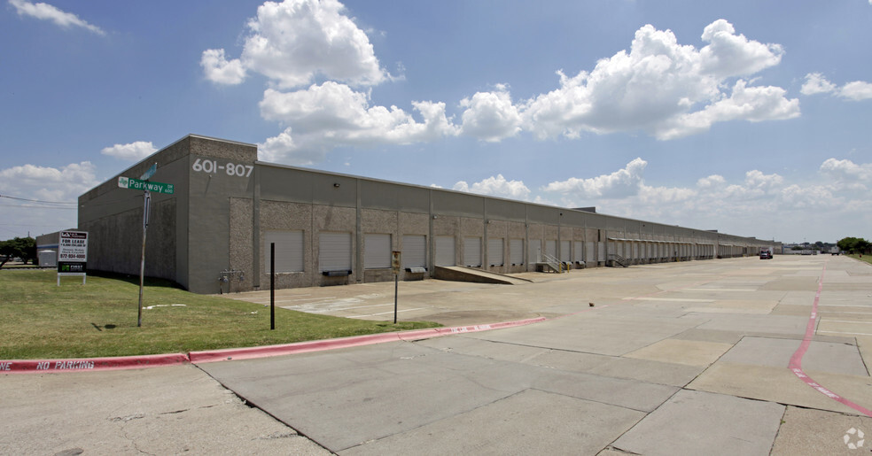 Primary Photo Of 601-807 Parkway Dr, Grand Prairie Distribution For Lease