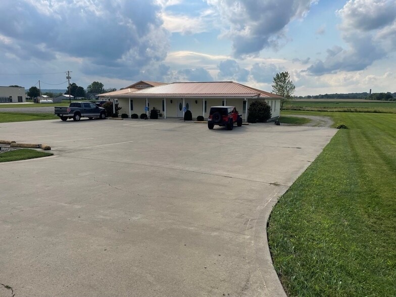 More Photos Of 290 N 2nd St, Frankfort Restaurant For Sale
