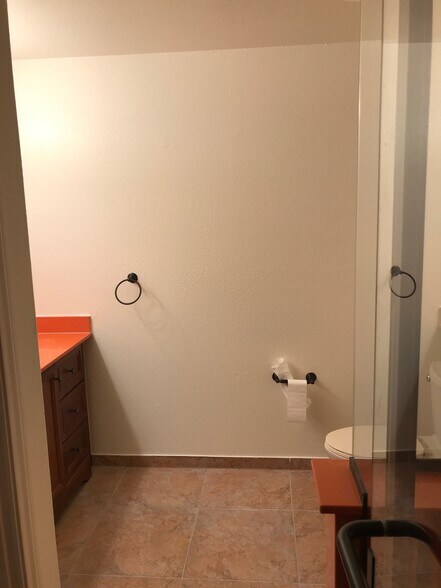 More Photos Of 5440 Tolentino Dr, Las Vegas Light Manufacturing For Lease