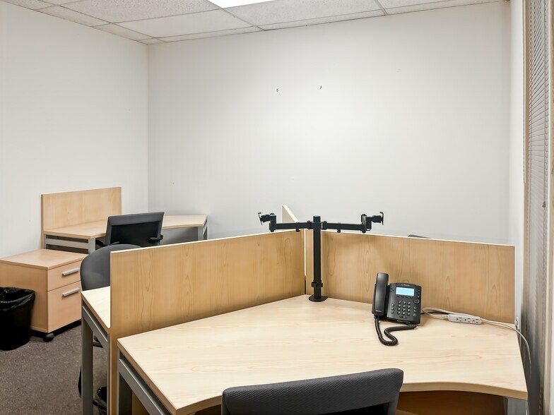More Photos Of 1155 N Service Rd W, Oakville Coworking Space
