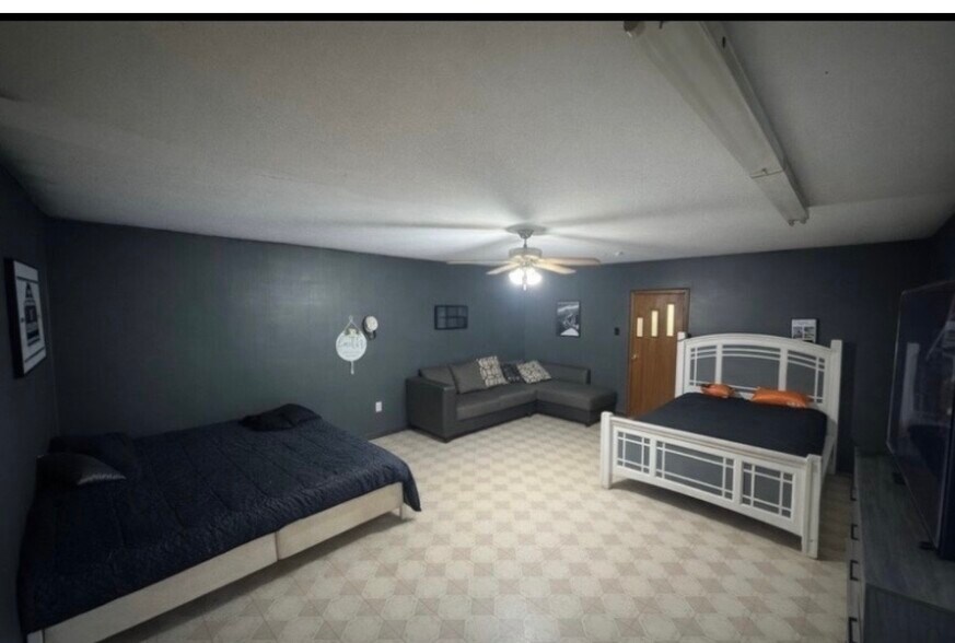 More Photos Of 245 Commercial St, Eagle Pass Storefront For Sale