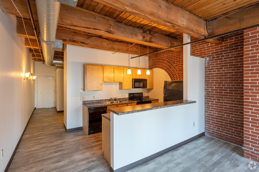 More Photos Of 1114-1116 Washington Ave, Saint Louis Apartments For Lease