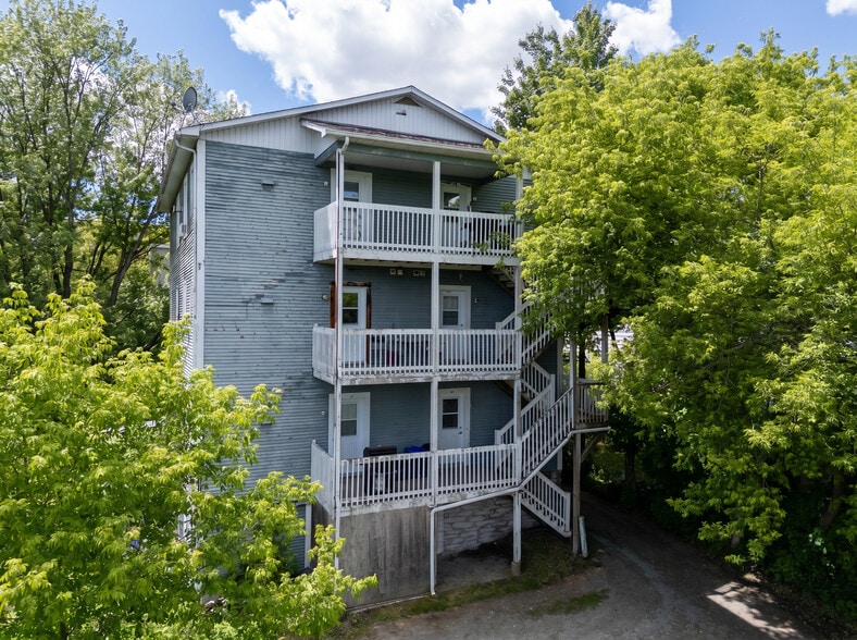 More Photos Of 338 Rue Brooks, Sherbrooke Apartments For Sale