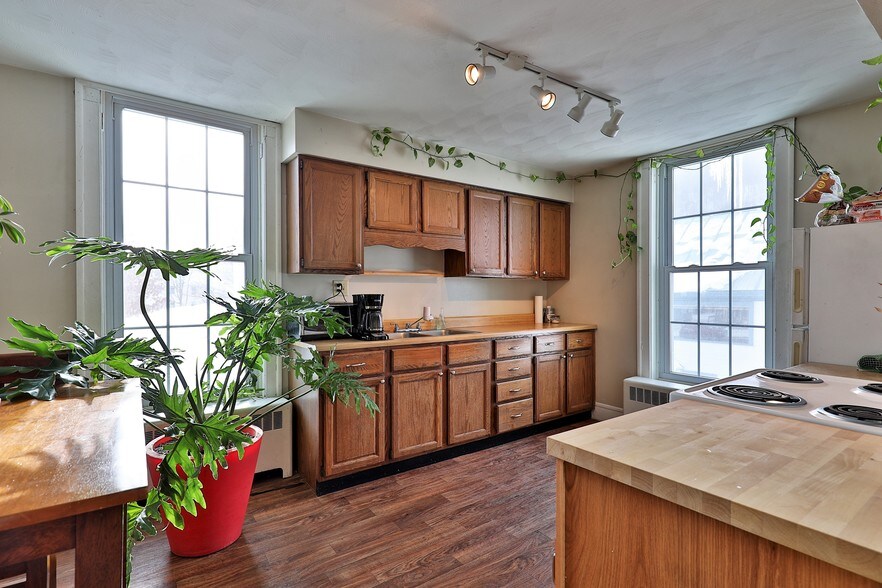 More Photos Of 55 N Main St, Rochester Restaurant For Sale