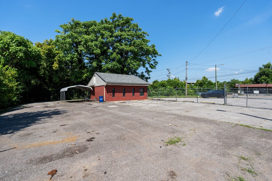 More Photos Of 5409 Charlotte Pike, Nashville Auto Dealership For Lease