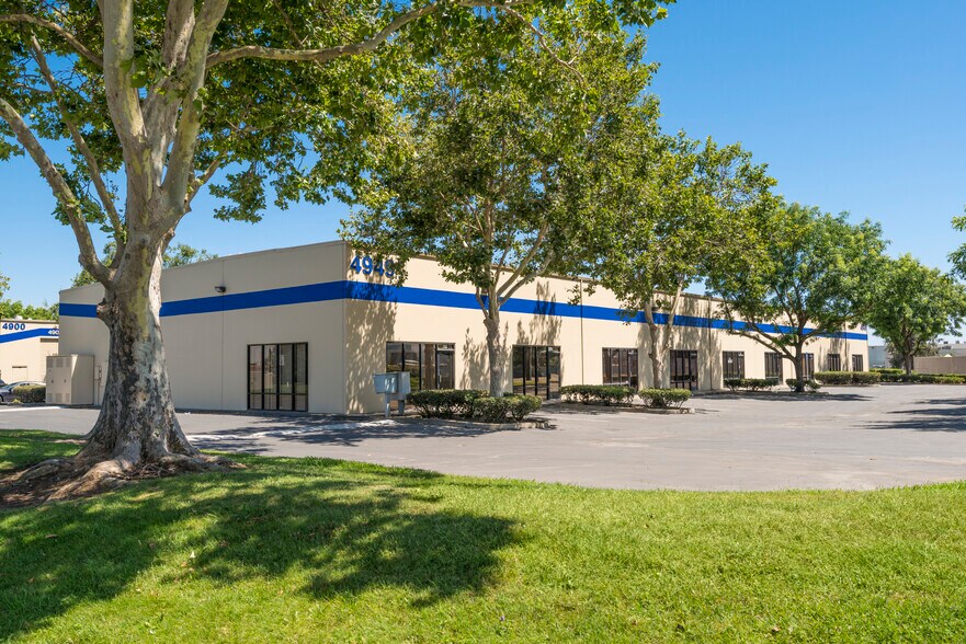 More Photos Of 4900 Warehouse Way, Sacramento Unknown For Lease