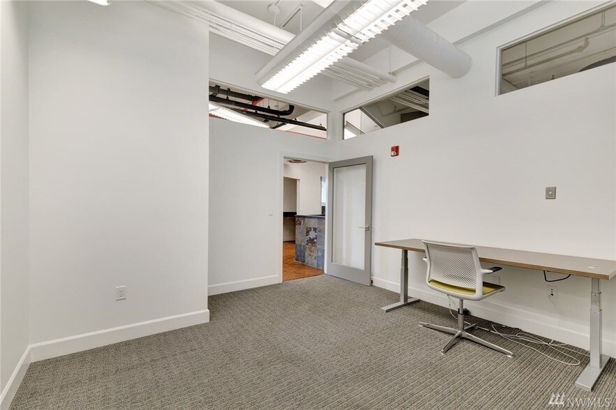 More Photos Of 4014-4020 Aurora Ave N, Seattle Apartments For Sale