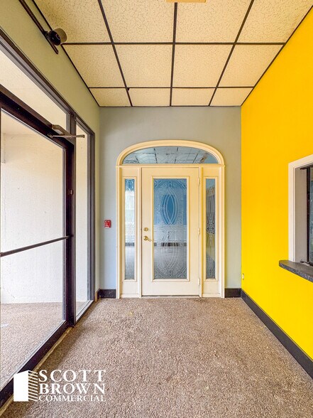 More Photos Of 1103 Elm, Denton Medical For Lease