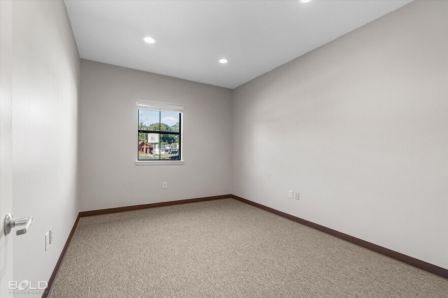 More Photos Of 3605 Youree Dr, Shreveport Office For Sale