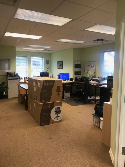 More Photos Of 33576-33596 Harper Ave, Clinton Township Office For Lease