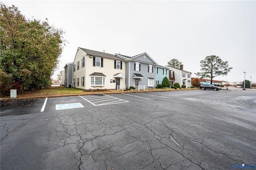 More Photos Of 1241 Mall Dr, North Chesterfield Medical For Lease