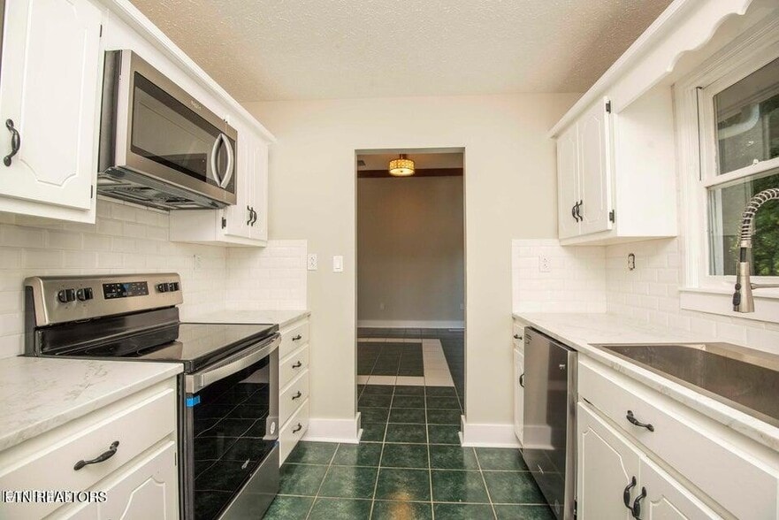 More Photos Of 1723 Roane State Hwy, Harriman Flex For Sale