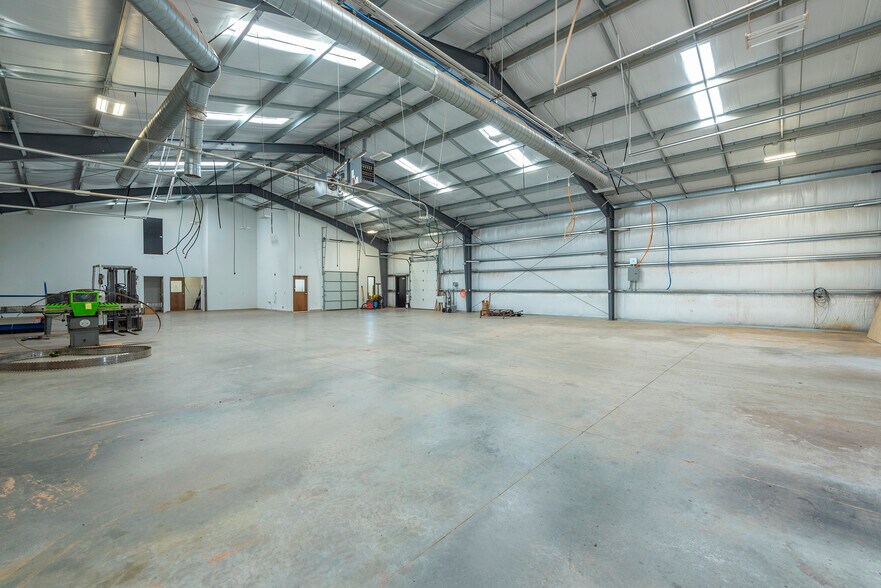 More Photos Of 25 Reeds Way, Flat Rock Warehouse For Lease