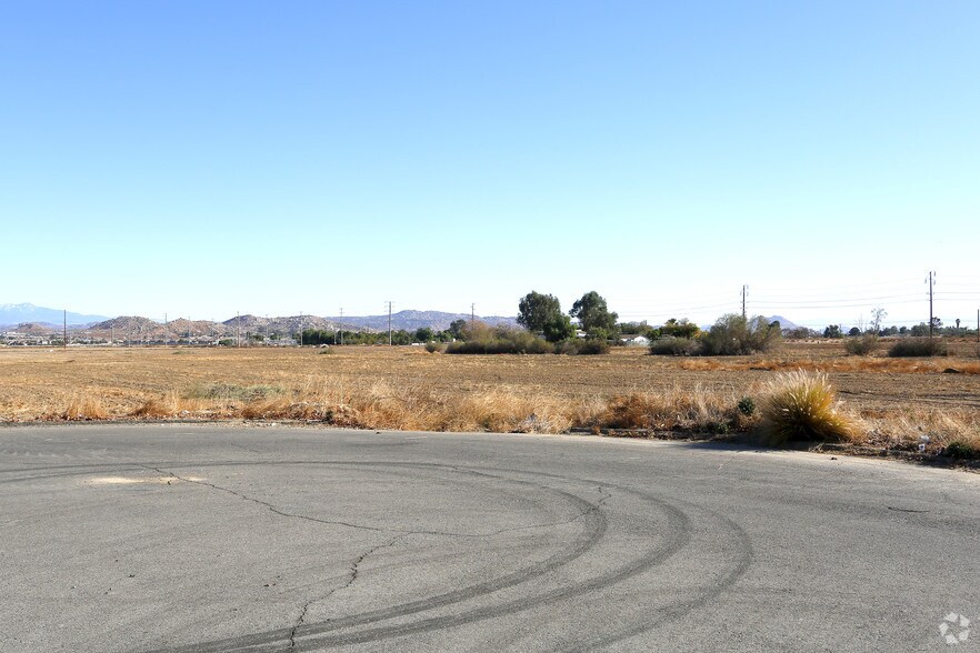 More Photos Of 450 E Rider St, Perris Distribution For Lease