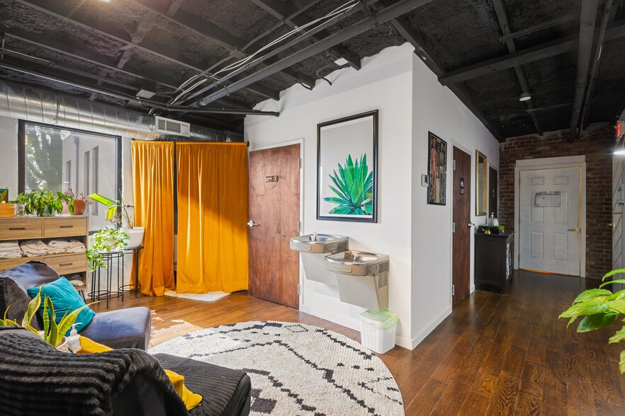 More Photos Of 2614 W Cary St, Richmond Freestanding For Sale