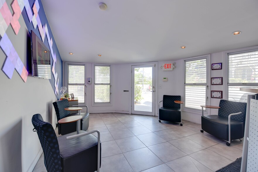 More Photos Of 701 Simonton St, Key West Office For Sale