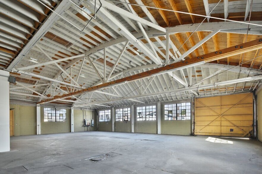 More Photos Of 7312-7318 S Western Ave, Los Angeles Auto Repair For Sale