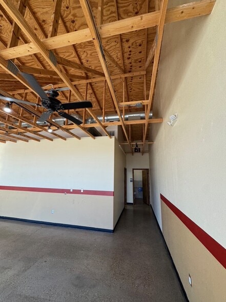 More Photos Of 110 N Jim Wright Fwy, Fort Worth Storefront For Lease