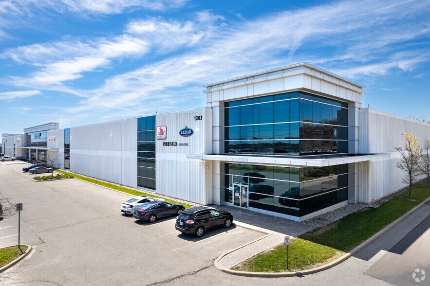 More Photos Of 1303 N Service Rd E, Oakville Warehouse For Lease