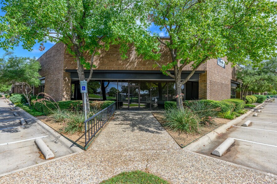 More Photos Of 3150 Premier Dr, Irving Unknown For Lease