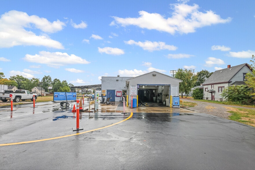 More Photos Of 44 E Harrison St, Alliance Carwash For Sale