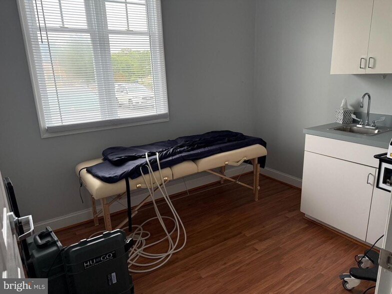 More Photos Of 225 Town Square Dr, Lusby Medical For Lease