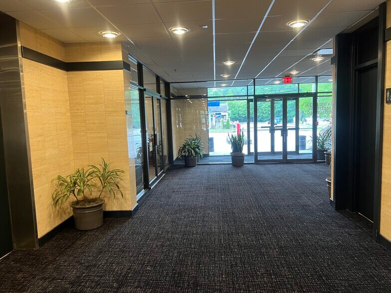 More Photos Of 653 Skippack Pike, Blue Bell Medical For Lease