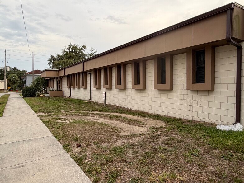 More Photos Of 215 Mary Reckeweg Way, Bartow Office For Sale