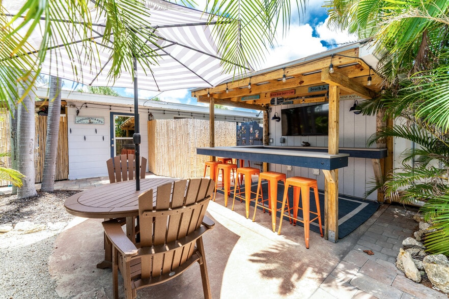 More Photos Of 1130 Gulf Blvd, Englewood Apartments For Sale