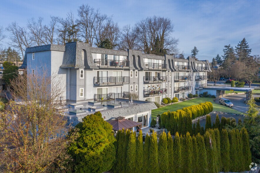 More Photos Of 133 Gorge Rd E, Victoria Hotel For Lease