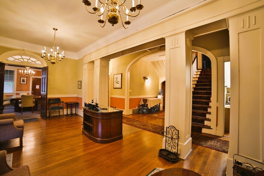 More Photos Of 108 Hillcrest St, Orlando Office For Sale