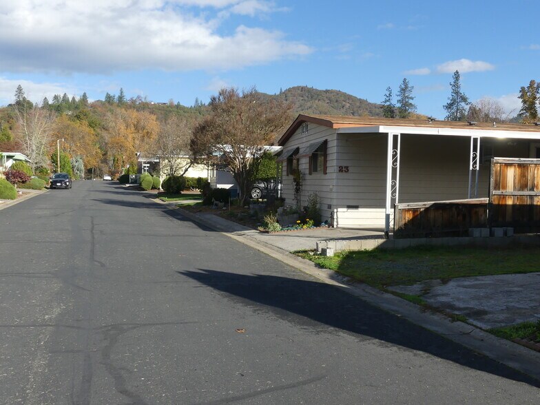 More Photos Of 515 E Main St, Rogue River Manufactured Housing Mobile Home Park For Sale