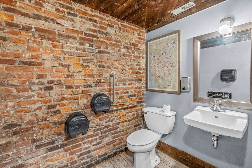 More Photos Of 4630 Umbria St, Philadelphia Apartments For Lease