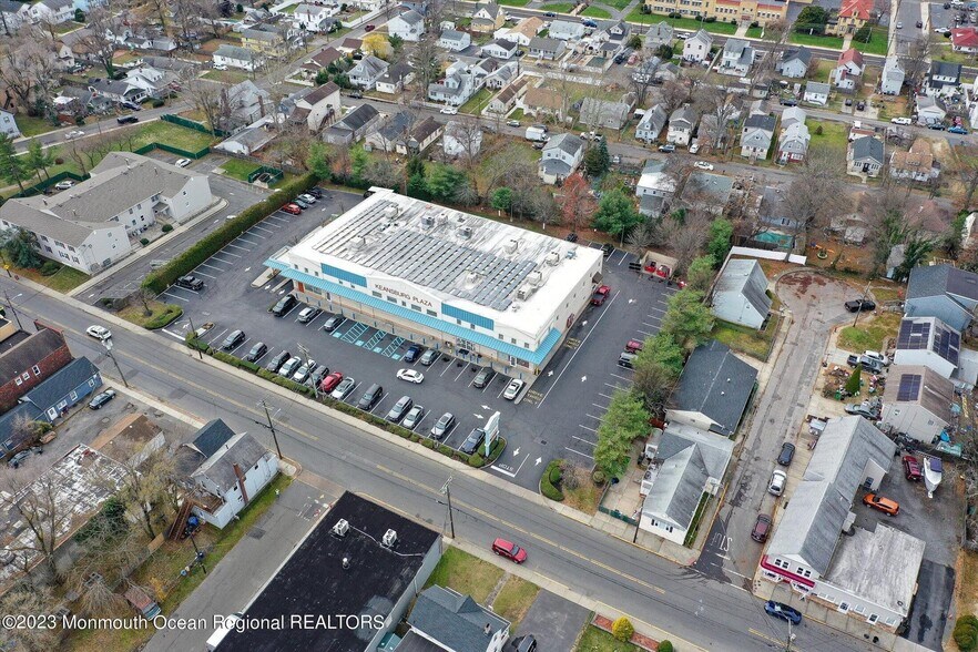 More Photos Of 199-201 Main St, Keansburg Bank For Lease