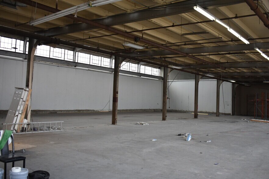 More Photos Of 2459 E Vernon Ave, Vernon Warehouse For Lease