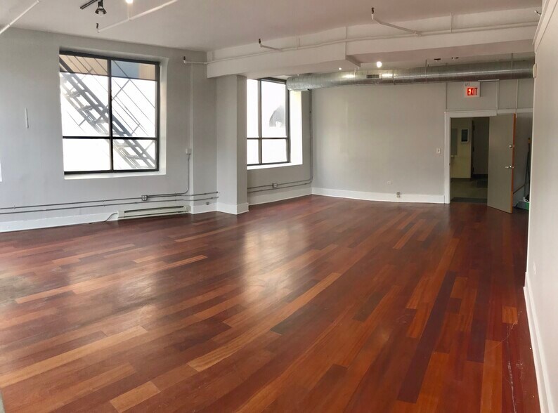 More Photos Of 1529 W Armitage Ave, Chicago Loft Creative Space For Lease