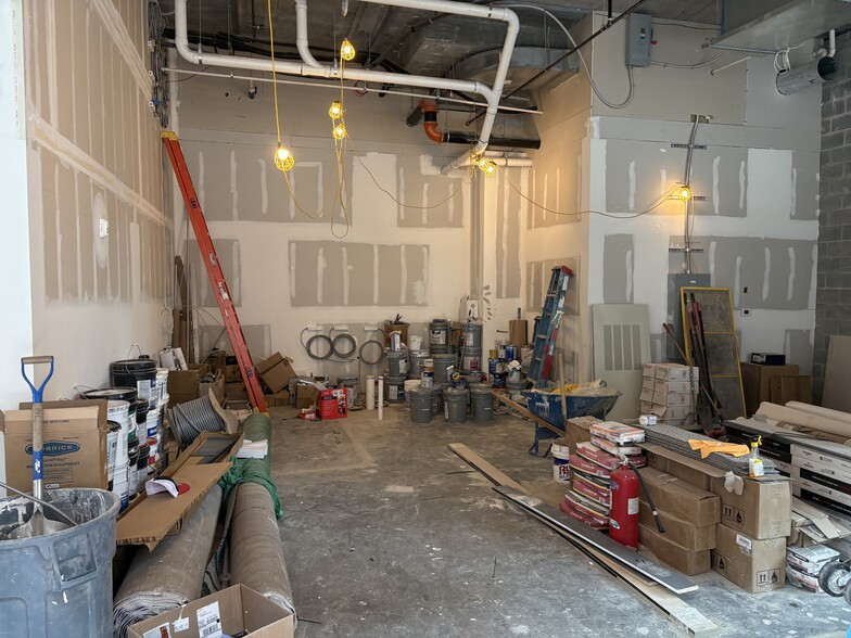 More Photos Of 220 E Bryan St, Savannah Hotel For Lease