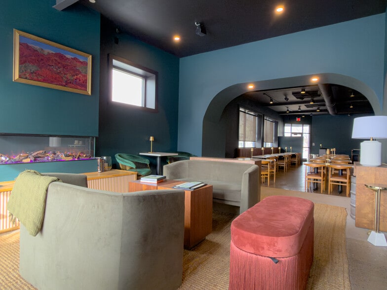 More Photos Of 601 7th Ave, Altoona General Retail For Sale