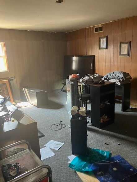 More Photos Of 842-844 Island Ave, McKees Rocks Warehouse For Sale