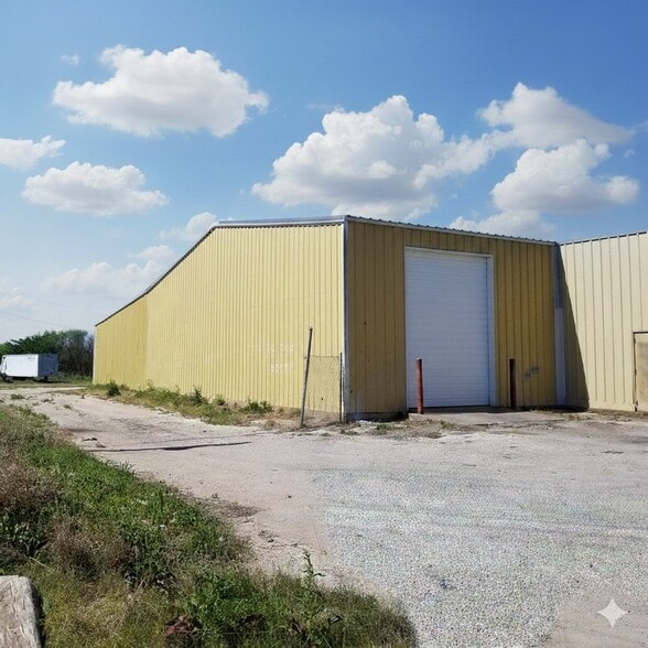 More Photos Of 2925 E US Highway 80, Abilene Warehouse For Lease